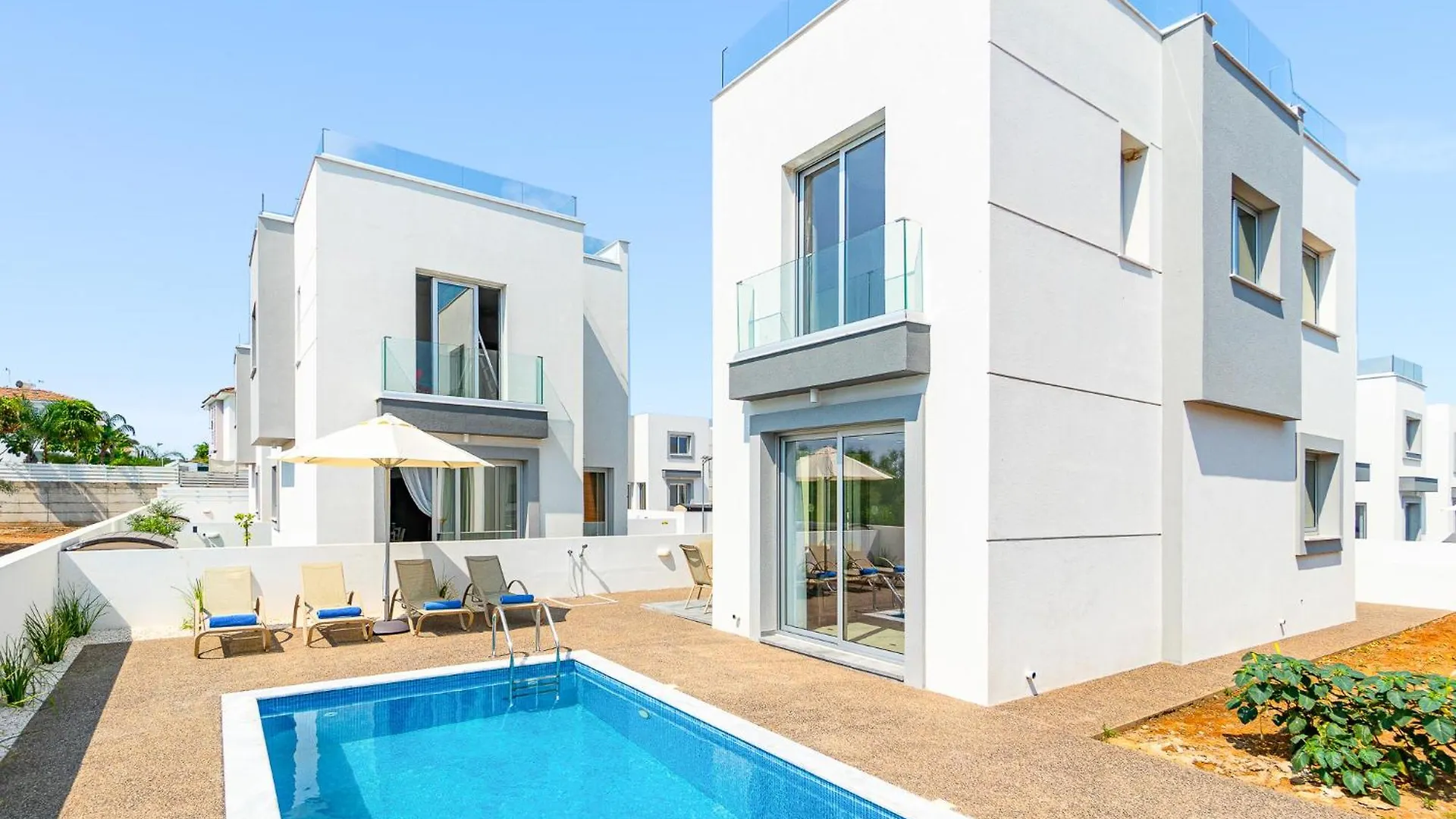 Villa Seabreeze Chloe By Ezoria Villas Protaras